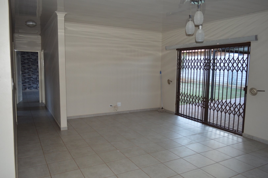 3 Bedroom Property for Sale in Flamwood North West